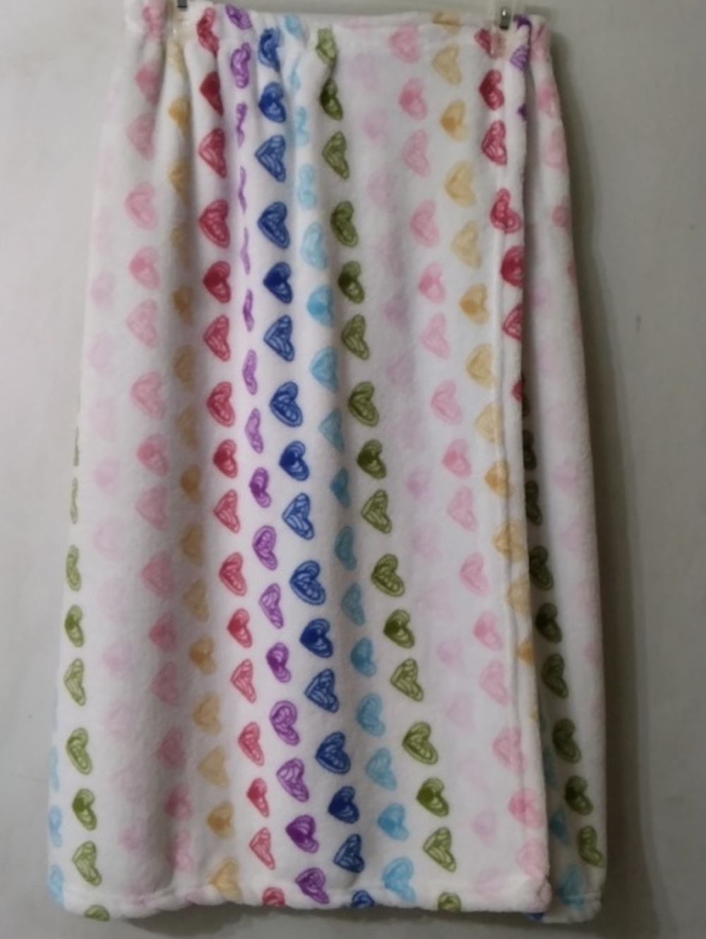 Blue Star Clothing Company White Heart-Print Plush Towel Wrap. One Size